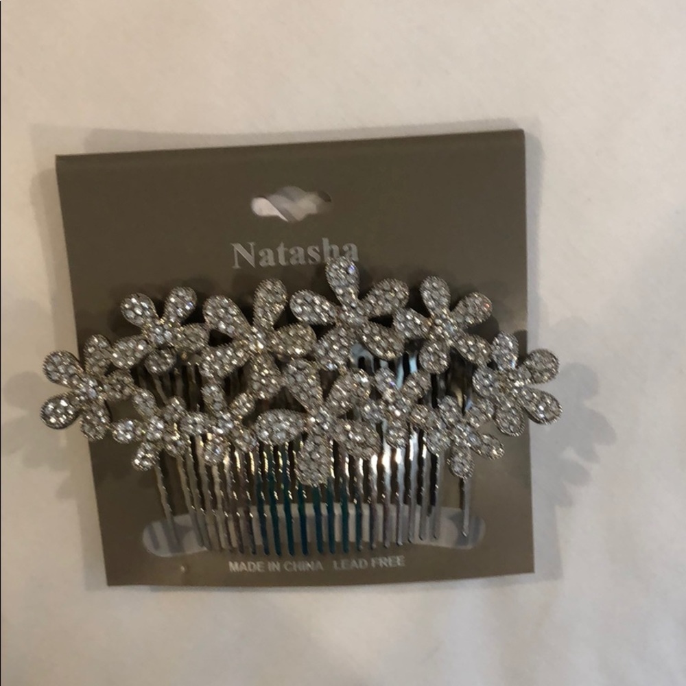 Natasha hair comb with rhinestones.